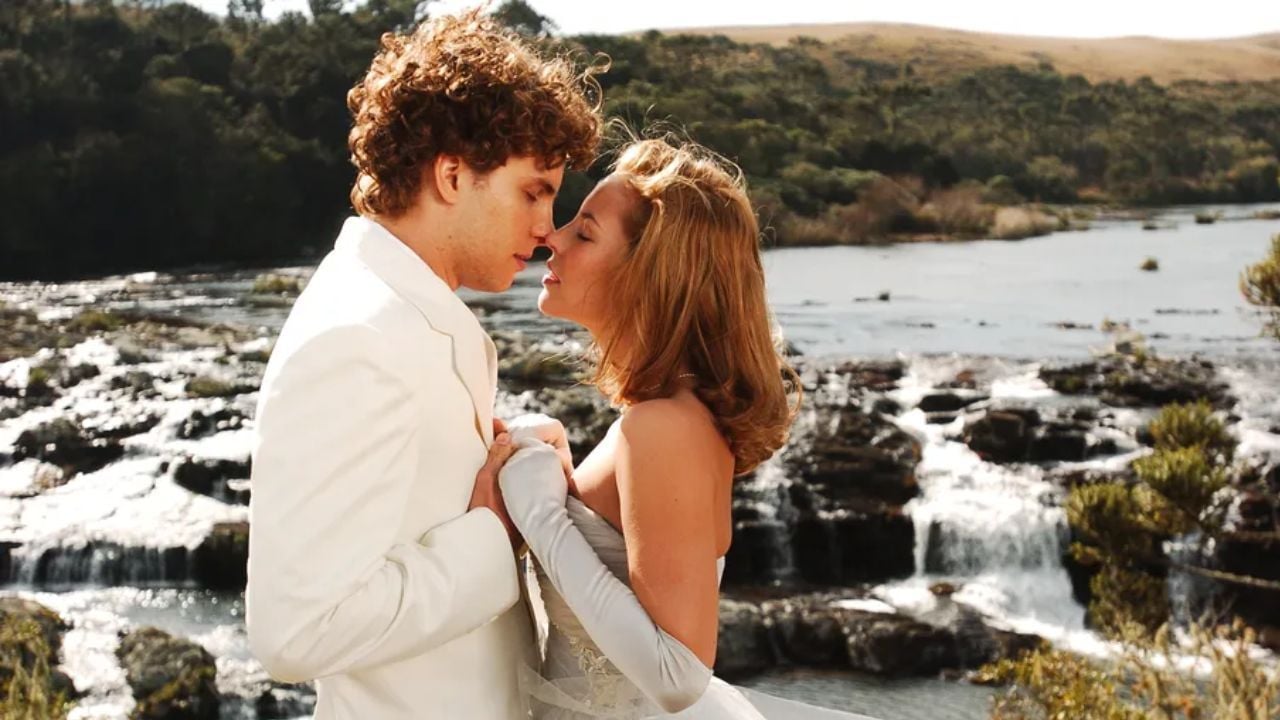 Thiago Fragoso e Paolla Oliveira em O Profeta