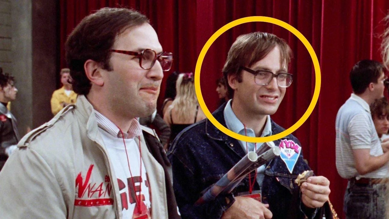 Bob Odenkirk à direita