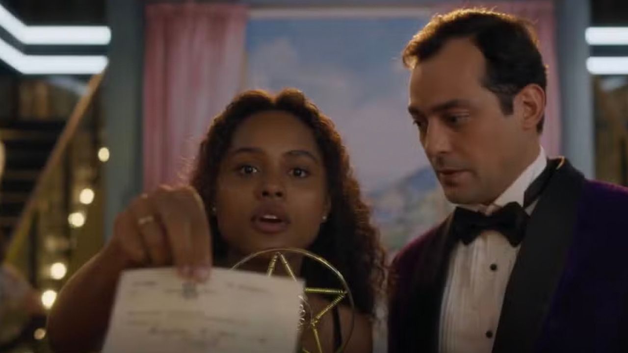 De surpresa, Beatriz revela a chantagem de Juliano