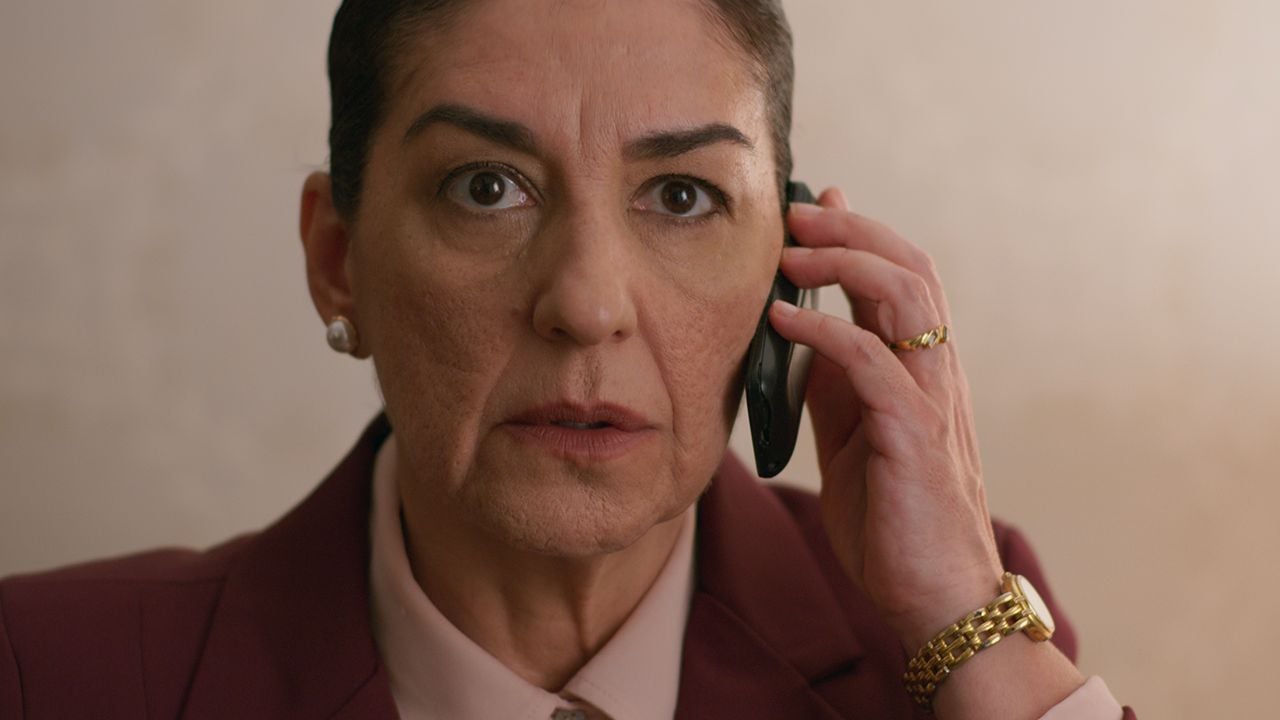 Ramona faz uma ligação misteriosa