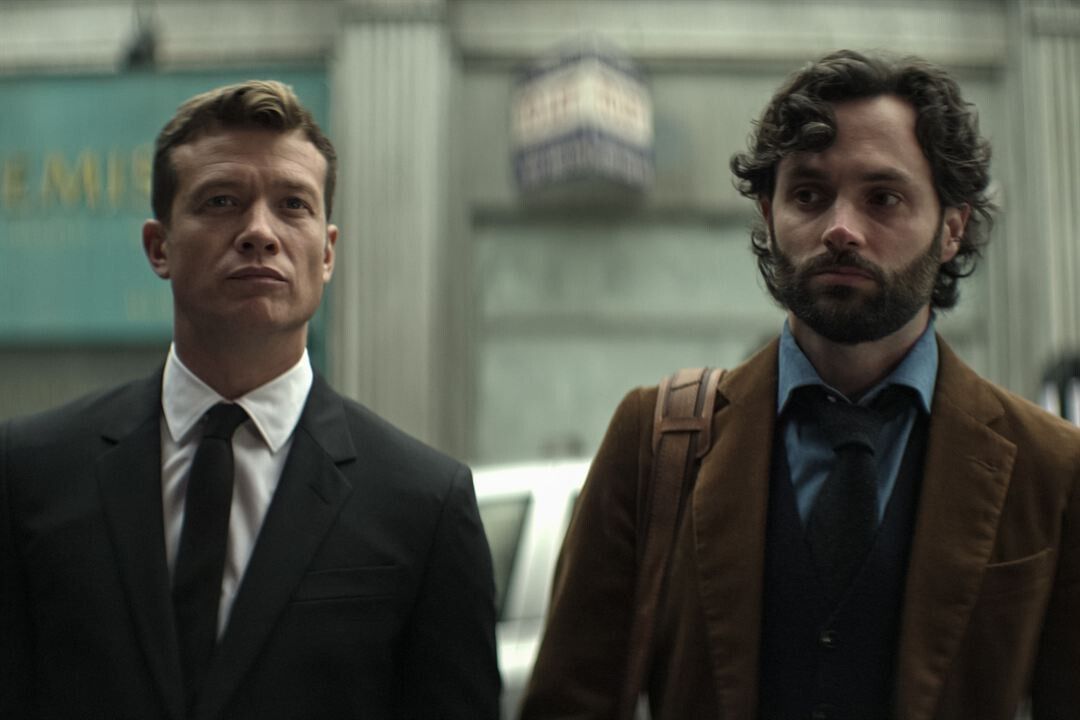 Ed Speleers e Penn Badgley na quarta temporada de Você