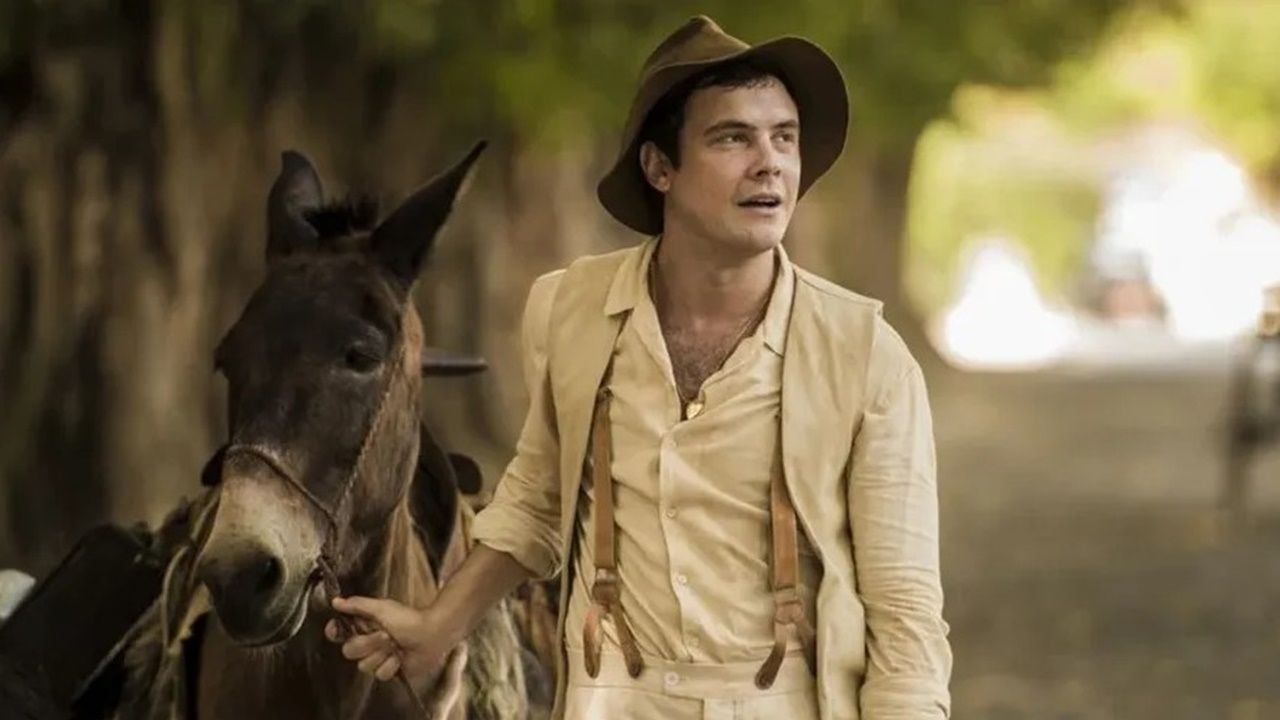 Sergio Guizé voltará como Candinho na continuação de Êta Mundo Bom