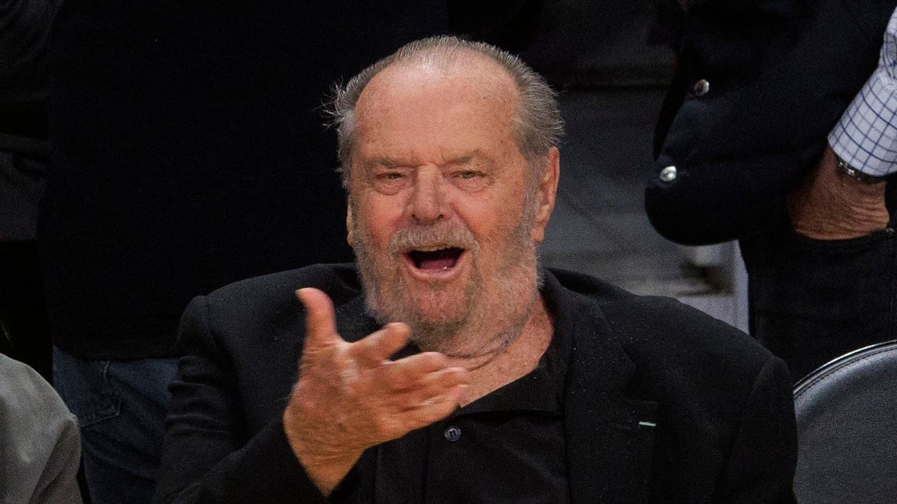 Jack Nicholson assistindo a um jogo de basquete em maio de 2023