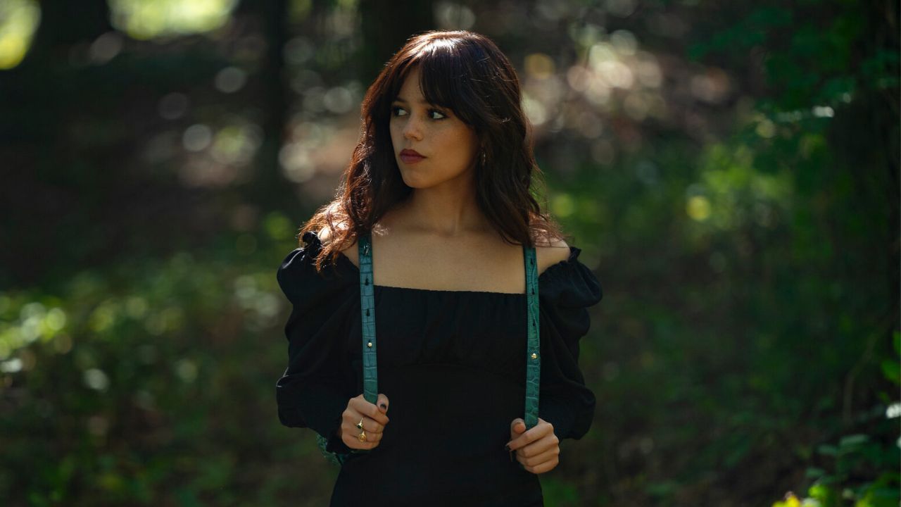 Chegou hoje ao streaming: Jenna Ortega seduz professor mais velho em seu  filme mais polêmico – e sombrio - Notícias de cinema - AdoroCinema