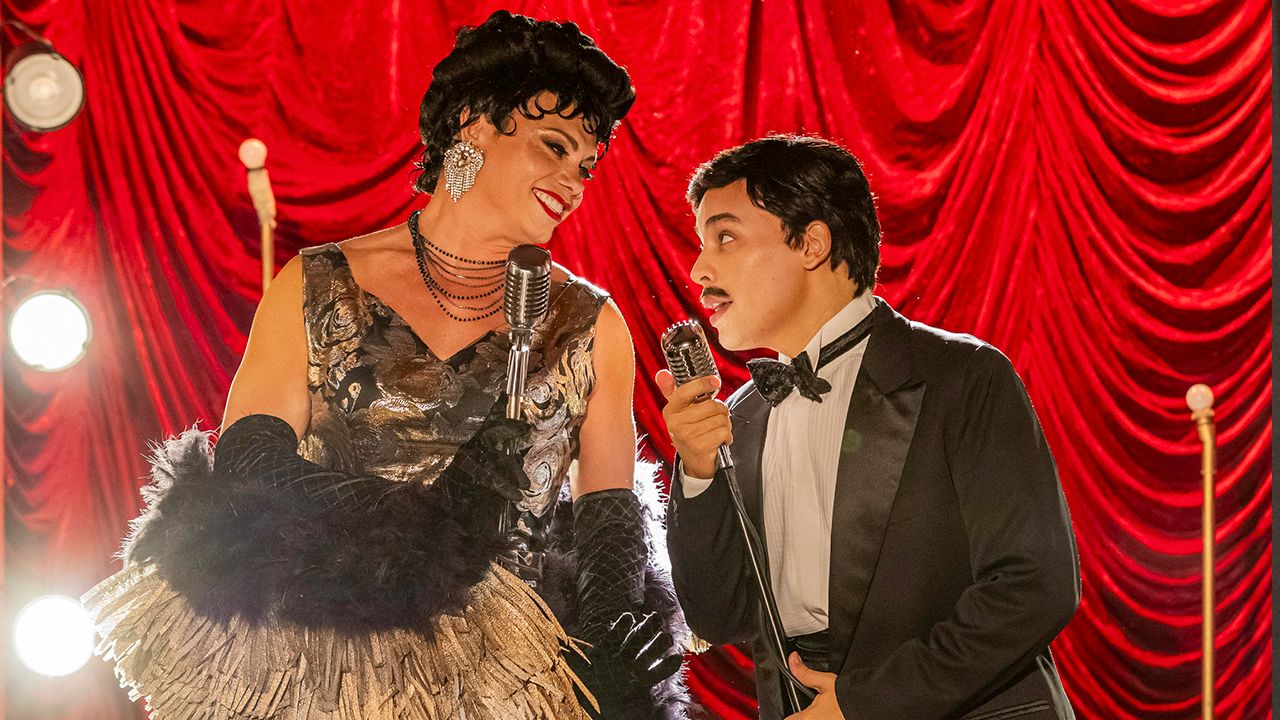 Verônica Queen (Silvero Pereira) e Waldemar Santo (Daniel Garcia)