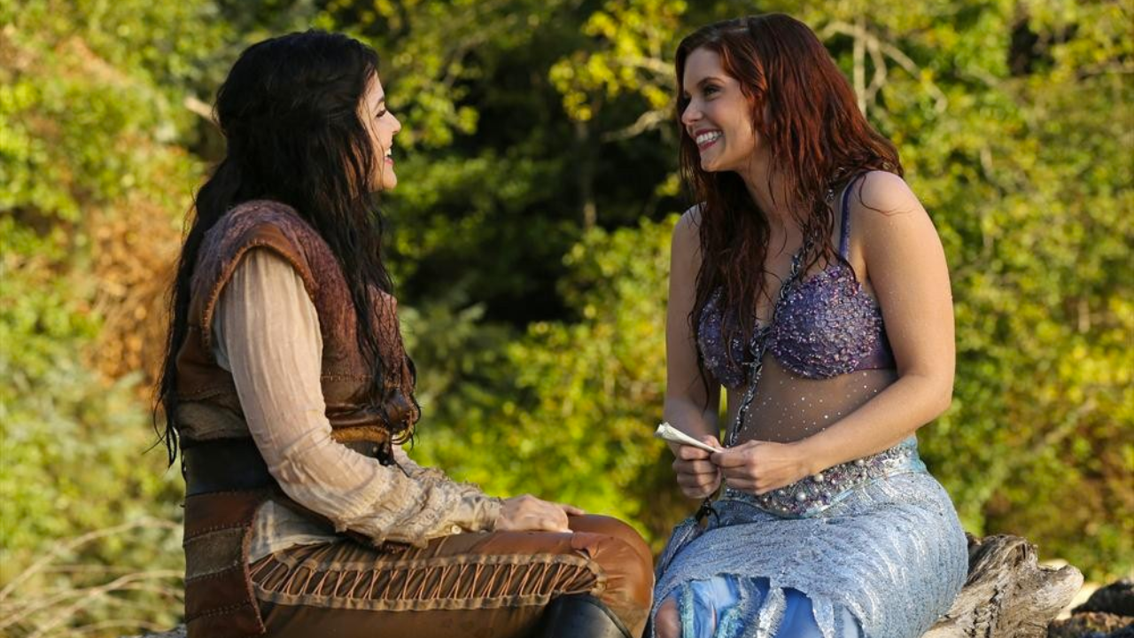 Branca de Neve e Ariel em cena de Once Upon a Time.