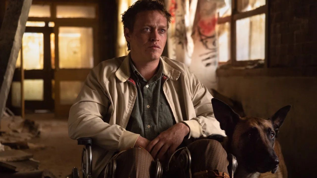 Caleb Landry Jones em Dogman