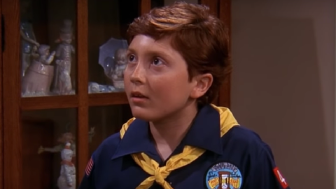 Daryl Sabara como Owen em Friends.