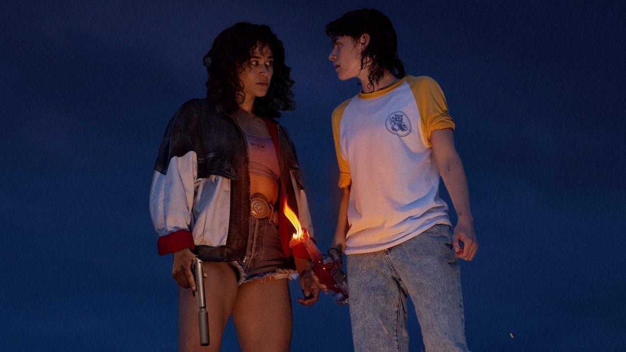 Katy O'Brian e Kristen Stewart em Love Lies Bleeding - O Amor Sangra