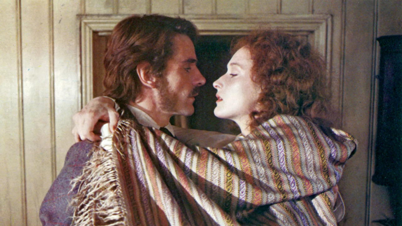Jeremy Irons e Meryl Streep em cena de A Mulher do Tenente Francês.