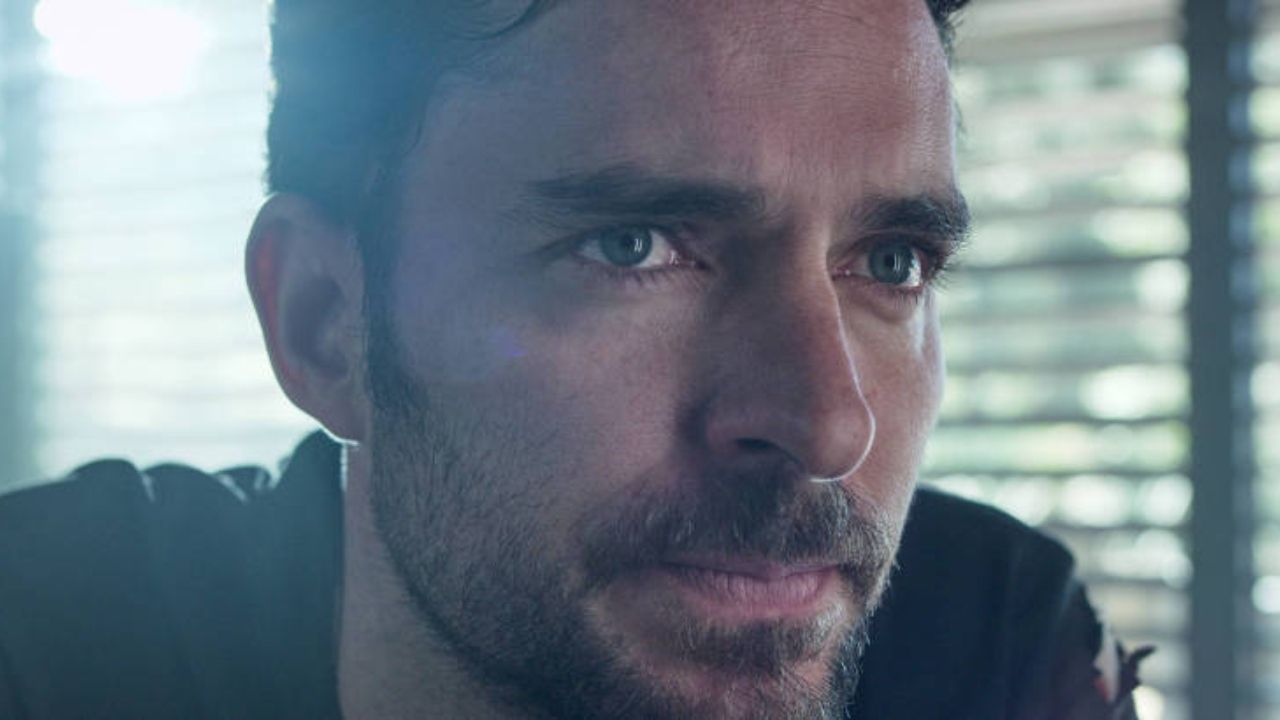 Manolo Cardona em Quem Matou Sara?.