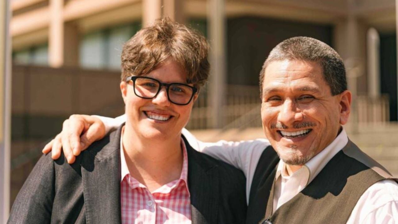 John Galvan, à direita, e sua advogada, Tara Thompson