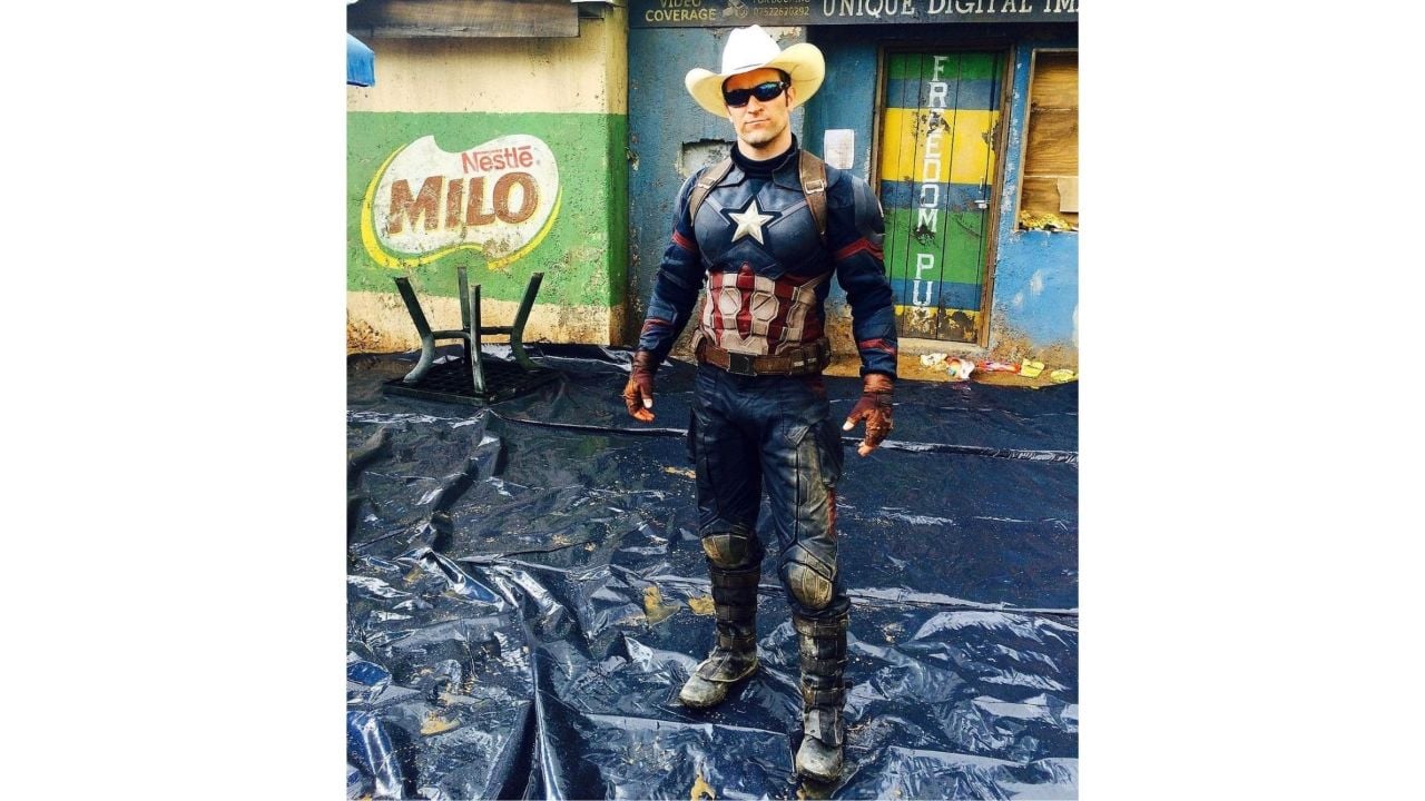 Sam Hargrave no set de Capitão América: Guerra Civil.