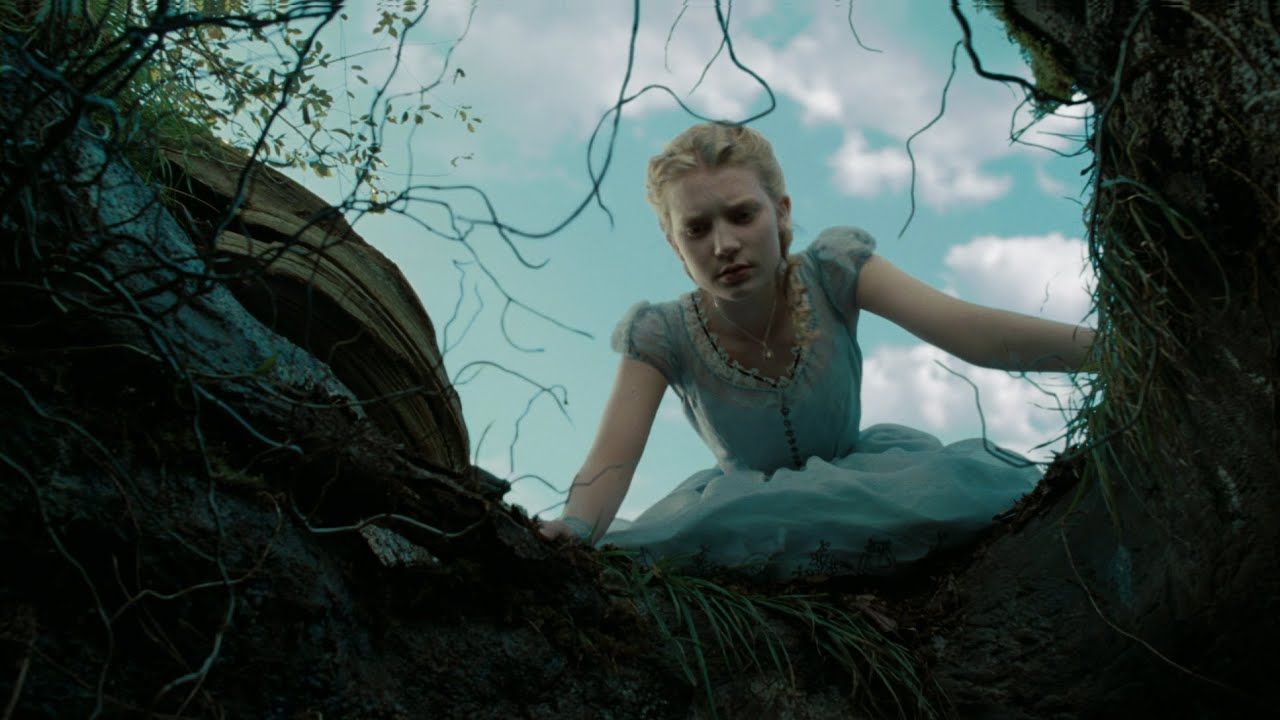 Mia Wasikowska como Alice.