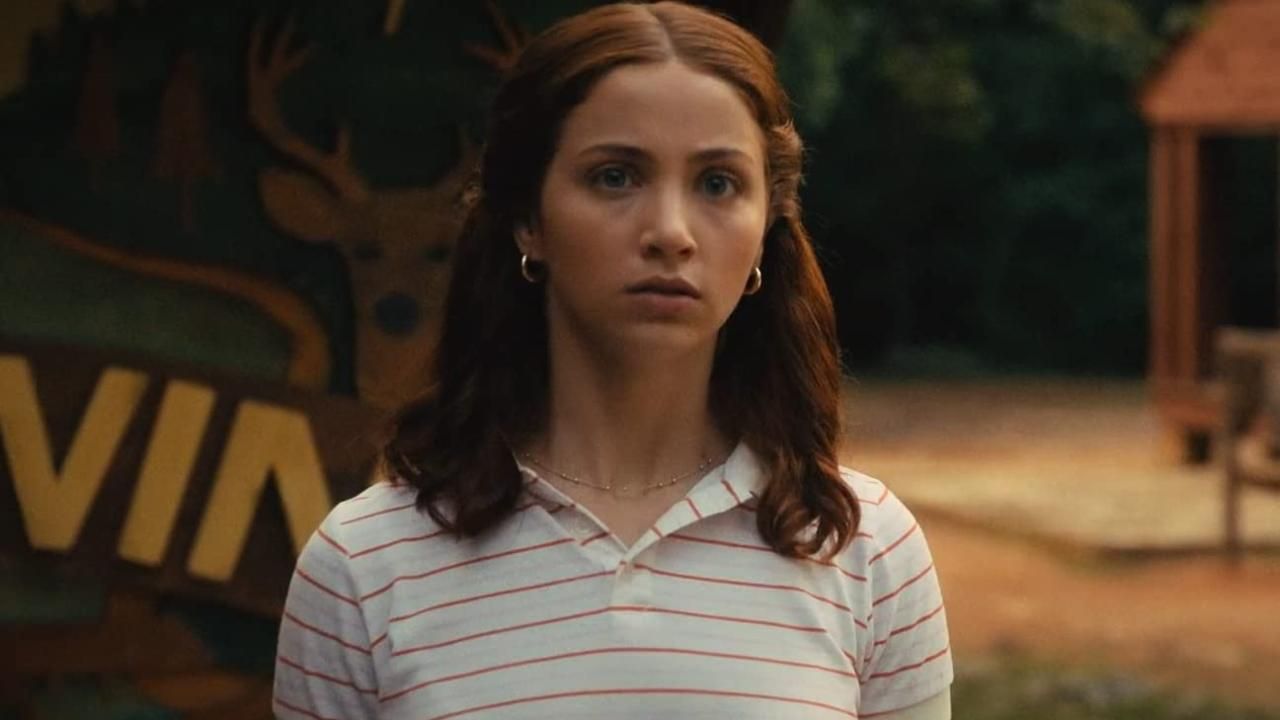 Emily Rudd como Cindy Berman