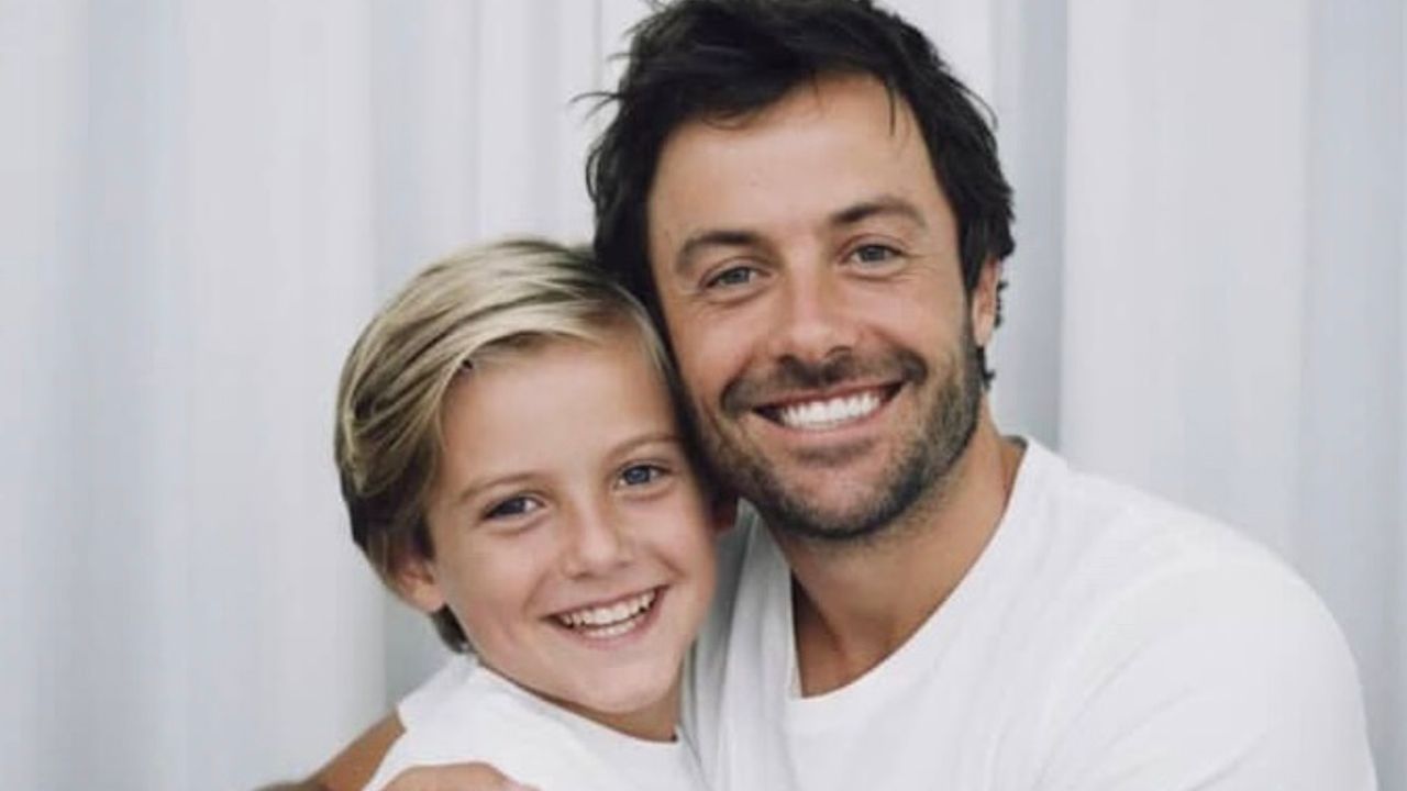 Kayky Brito em uma montagem com ele mesmo, na versão criança