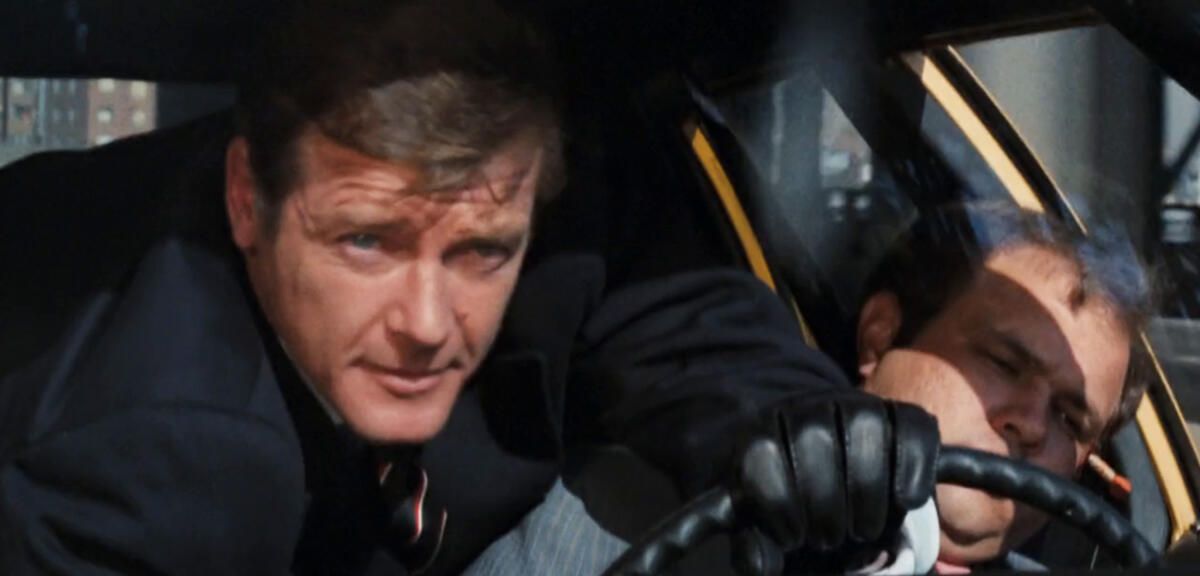 Com 007 Viva e Deixe Morrer