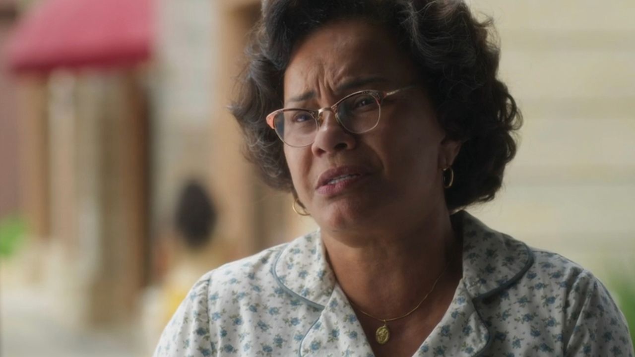 Carmem tem um mau pressentimento