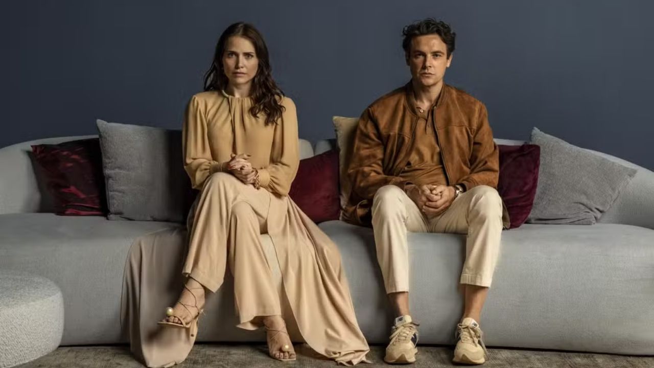 Letícia Colin e Sérgio Guizé estão entre as novas adições da 2ª temporada.