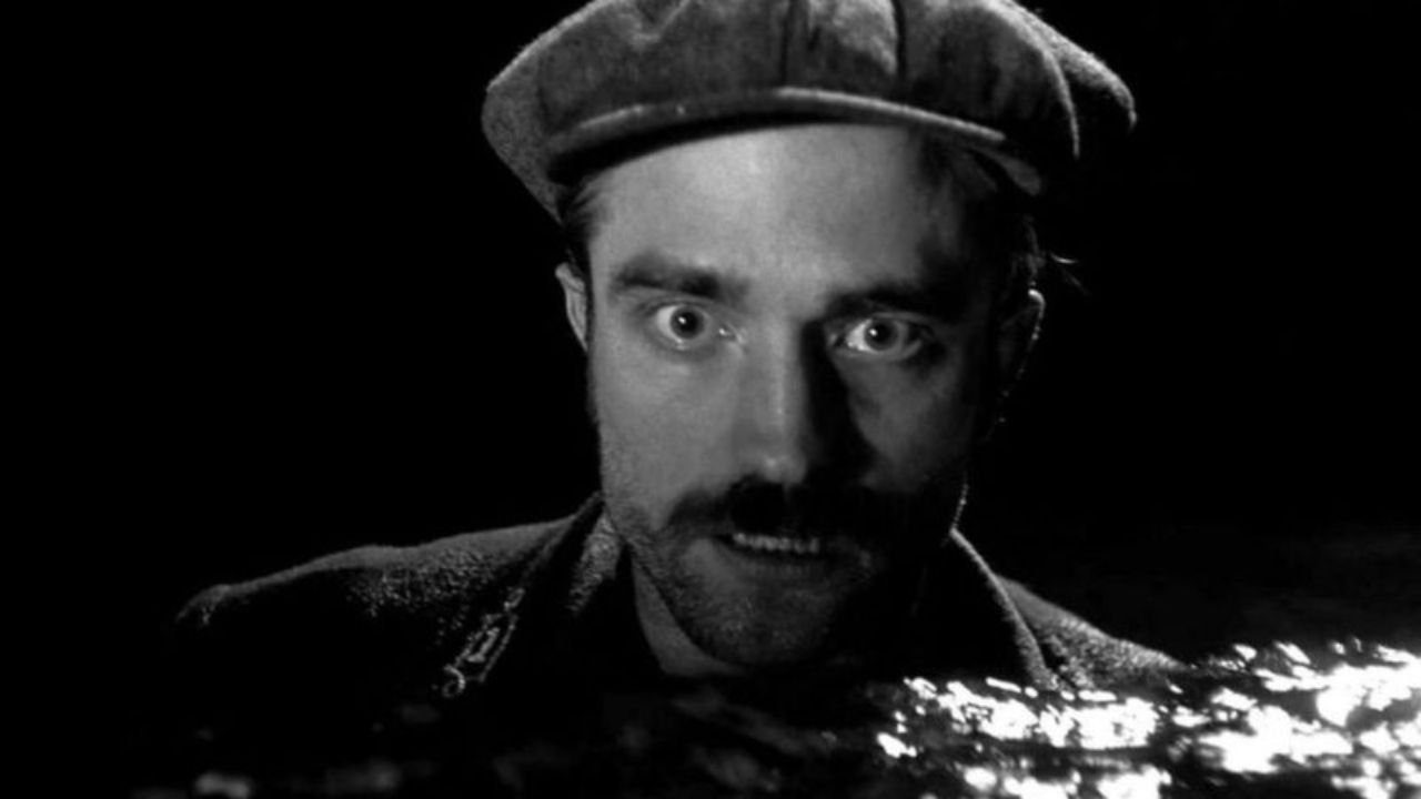 Robert Pattinson em O Farol.