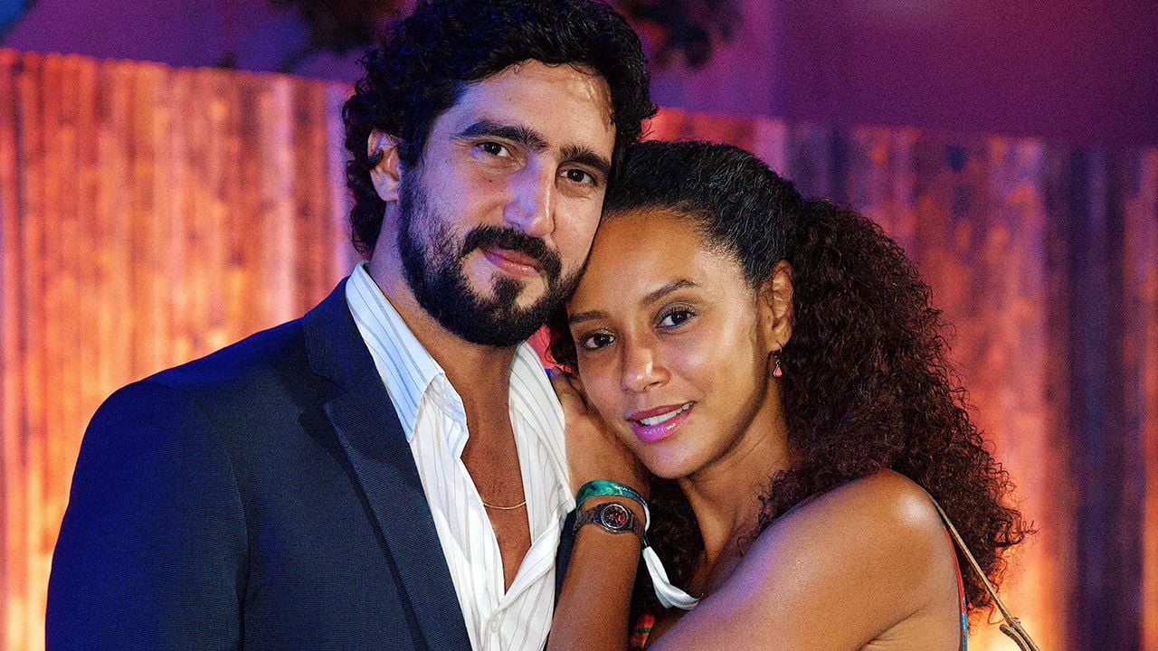 Ivan (Renato Góes) e Raquel (Taís Araujo)