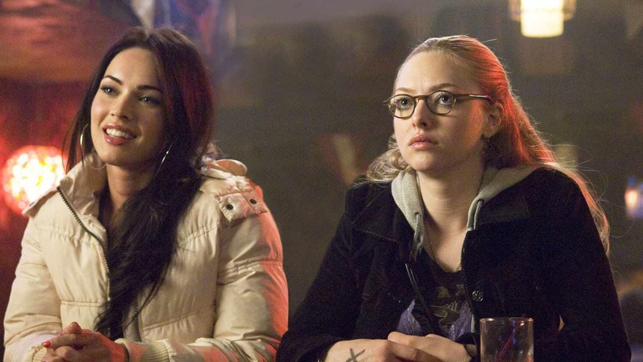 Megan Fox e Amanda Seyfried em Garota Infernal