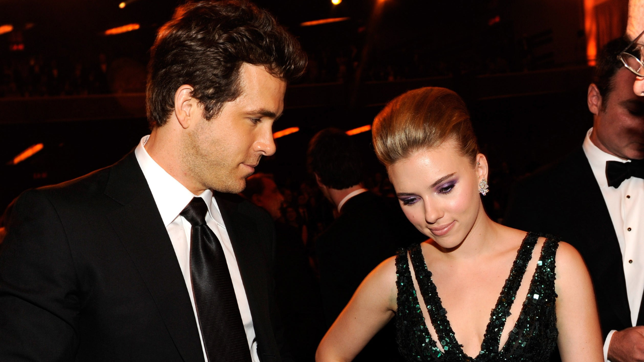 Ryan Reynolds e Scarlett Johansson juntos no Tony Awards em junho de 2010.