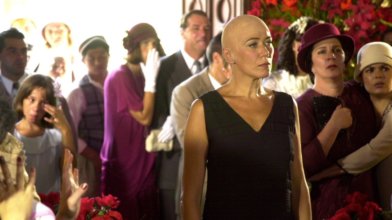 Bárbara faz seu retorno triunfal durante o casamento de Vivaldo e Jezebel.