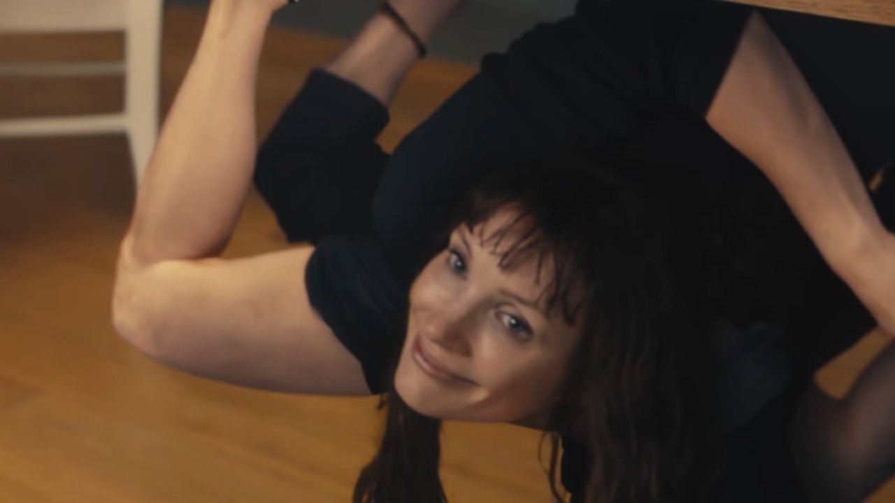 Uma das cenas do trailer de Outra Mamãe
