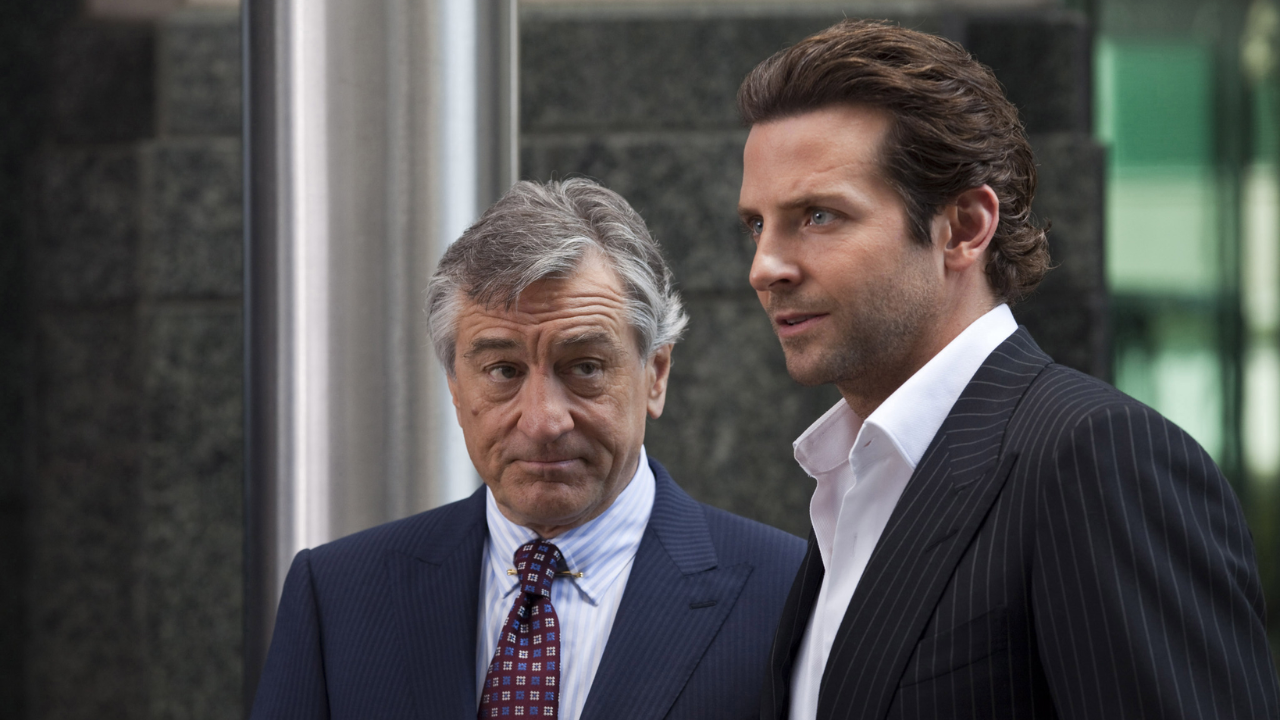 Robert De Niro e Bradley Cooper em cena de Sem Limites.
