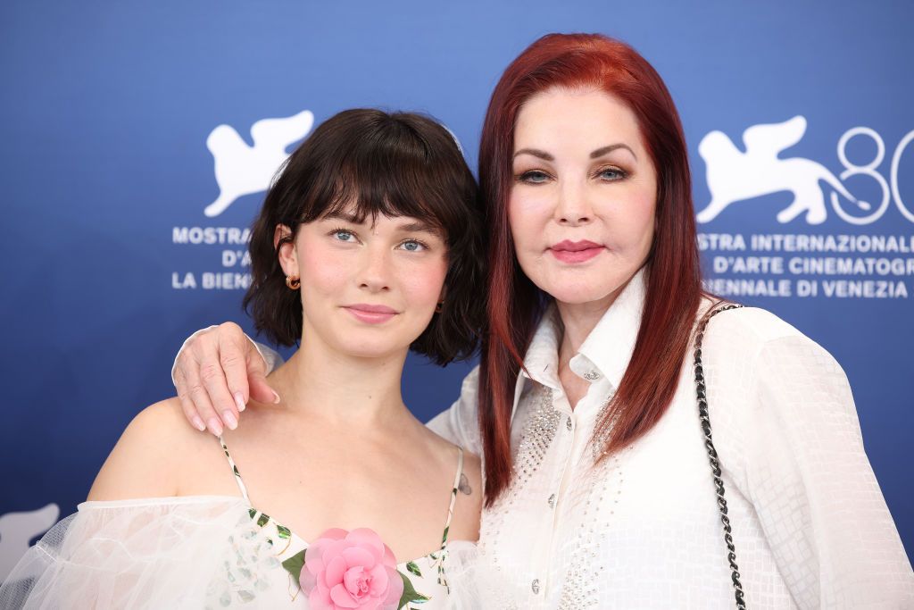 Cailee Spaeny e Priscilla Presley no Festival de Veneza 2023