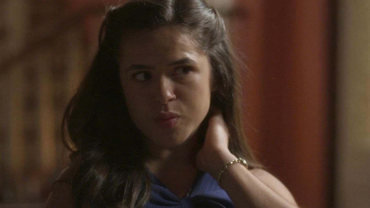 Bia(Maisa) faz chantagem com Ronaldo (João Vitor Silva)