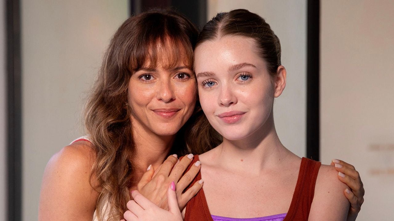 Sílvia (Fernanda de Freitas) e Hanna (Pietra Quintela)