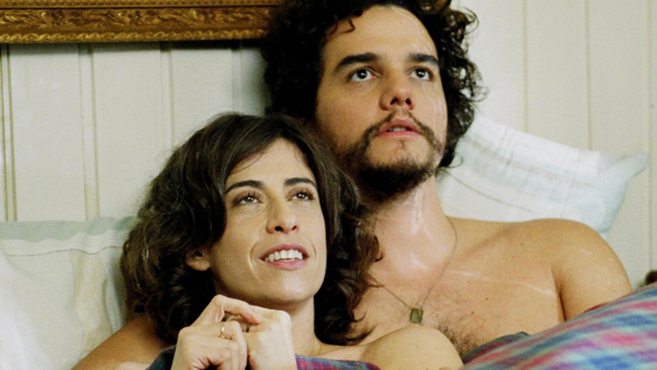Sessão da Tarde hoje (13/03): Saneamento Básico, o Filme traz Wagner Moura e Fernanda Torres como casal e cena que virou clássico