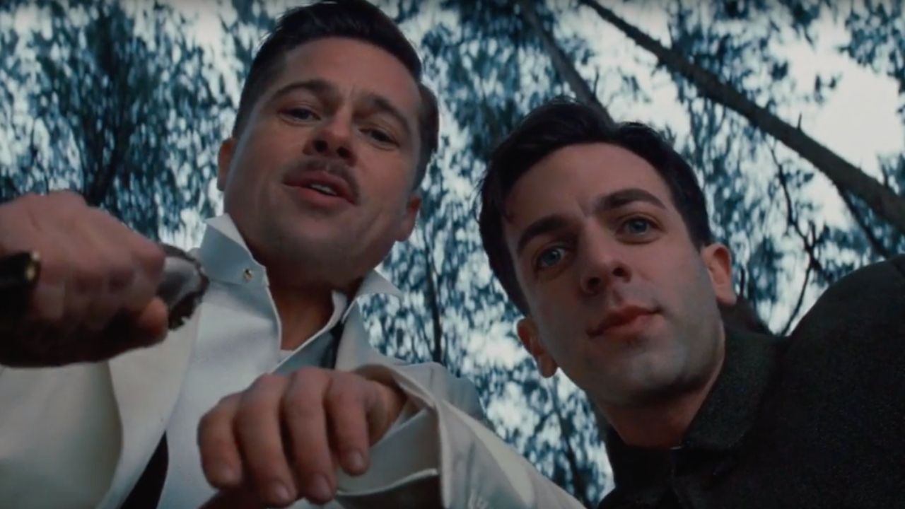 Brad Pitt e B.J. Novak em Bastardos Inglórios.
