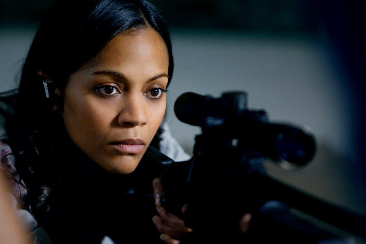 Zoe Saldana vive mulher em busca de VINGANÇA em filme que estreou