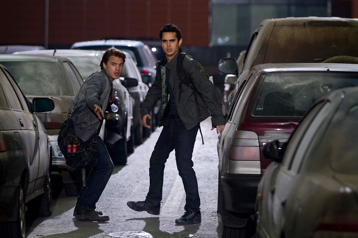 Foto de Max Minghella A Hora da Escuridão Fotos Chris Gorak, Emile Hirsch, Max Minghella