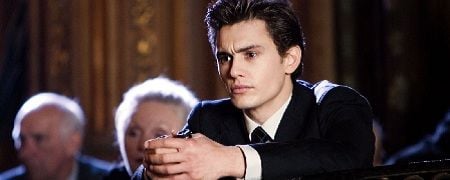 Nota baixa para James Franco gera demissão de professor universitário