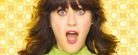 Zooey Deschanel perto de nova comédia romântica do diretor de Simplesmente Amor