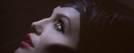 Angelina Jolie é a madrasta malvada na primeira imagem oficial de Maleficent