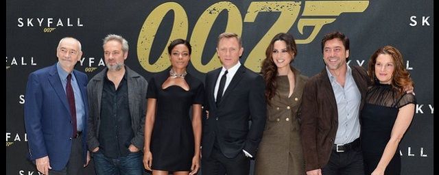 Assista ao vivo o tapete vermelho da pré-estreia mundial de 007 - Operação Skyfall