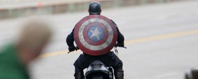 Novas fotos de Capitão América - O Retorno do Primeiro Vingador revelam o visual do super-herói