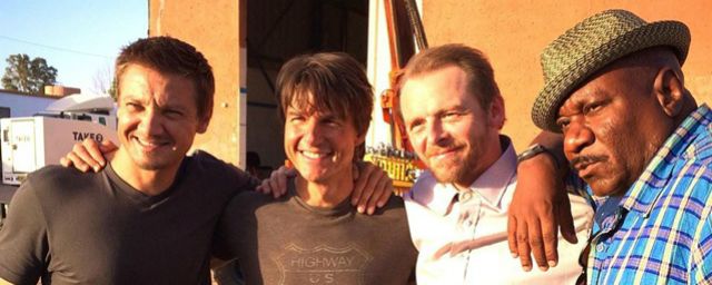 Missão Impossível 5: Tom Cruise e elenco posam para a foto