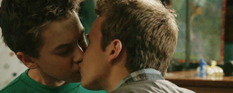 The Fosters exibe beijo gay entre personagens de 13 anos