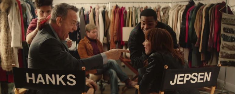 Todo mundo gosta de Tom Hanks! Até Carly Rae Jepsen... já imaginou o astro em um videoclipe dela?