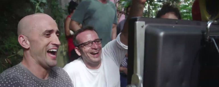 Exclusivo: Paulo Gustavo entrega quentinhas em clipe de Vai que Cola – O Filme
