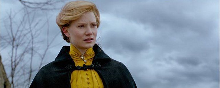Entrevista exclusiva: "O visual da mansão estabeleceu o tom e a atmosfera de A Colina Escarlate", diz Mia Wasikowska