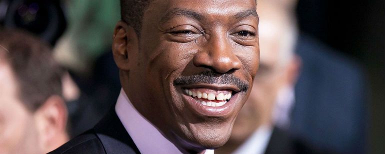Triplets: Arnold Schwarzenegger diz como ele e Danny Devito descobrem que Eddie Murphy é seu trigêmeo