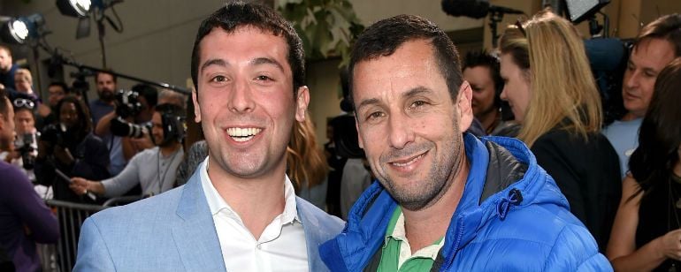 Adam Sandler convida seu sósia para a première de Zerando a Vida