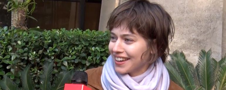 Agnus Dei combina tragédia e otimismo, explica a atriz Lou de Laâge (Exclusivo)